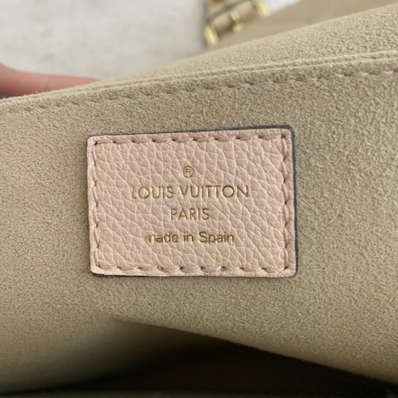 Beaumarchais LV Crossbody - Picture 3 of 7